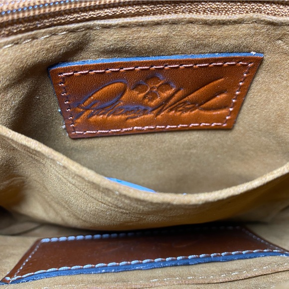 Patricia Nash Savena Tooled Brown Leather Clutch Kiss Lock Wristlet P24107 GUC - Picture 6 of 6